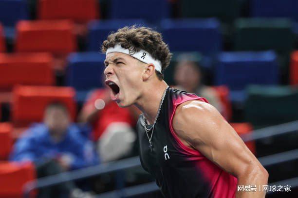 五人制足球队！麦迪逊夫妇官宣第二对双胞胎诞生，已育五娃